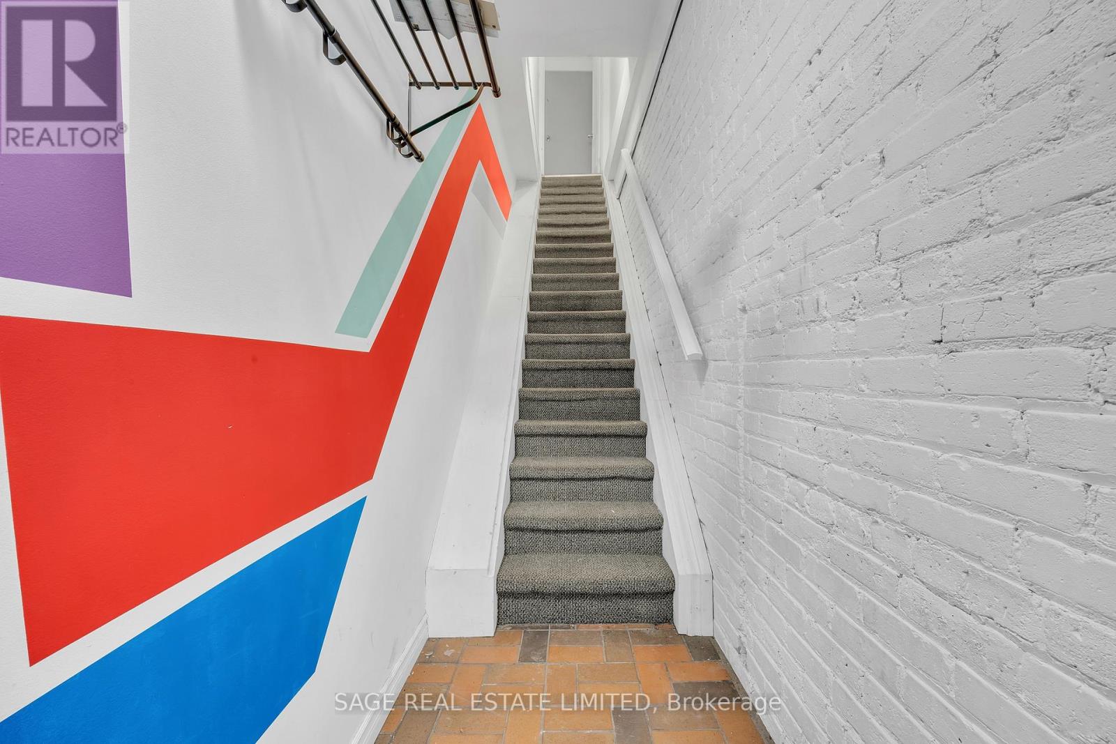 Upper - 1108 St. Clair Avenue W, Toronto, Ontario  M6E 1A7 - Photo 4 - C12646484