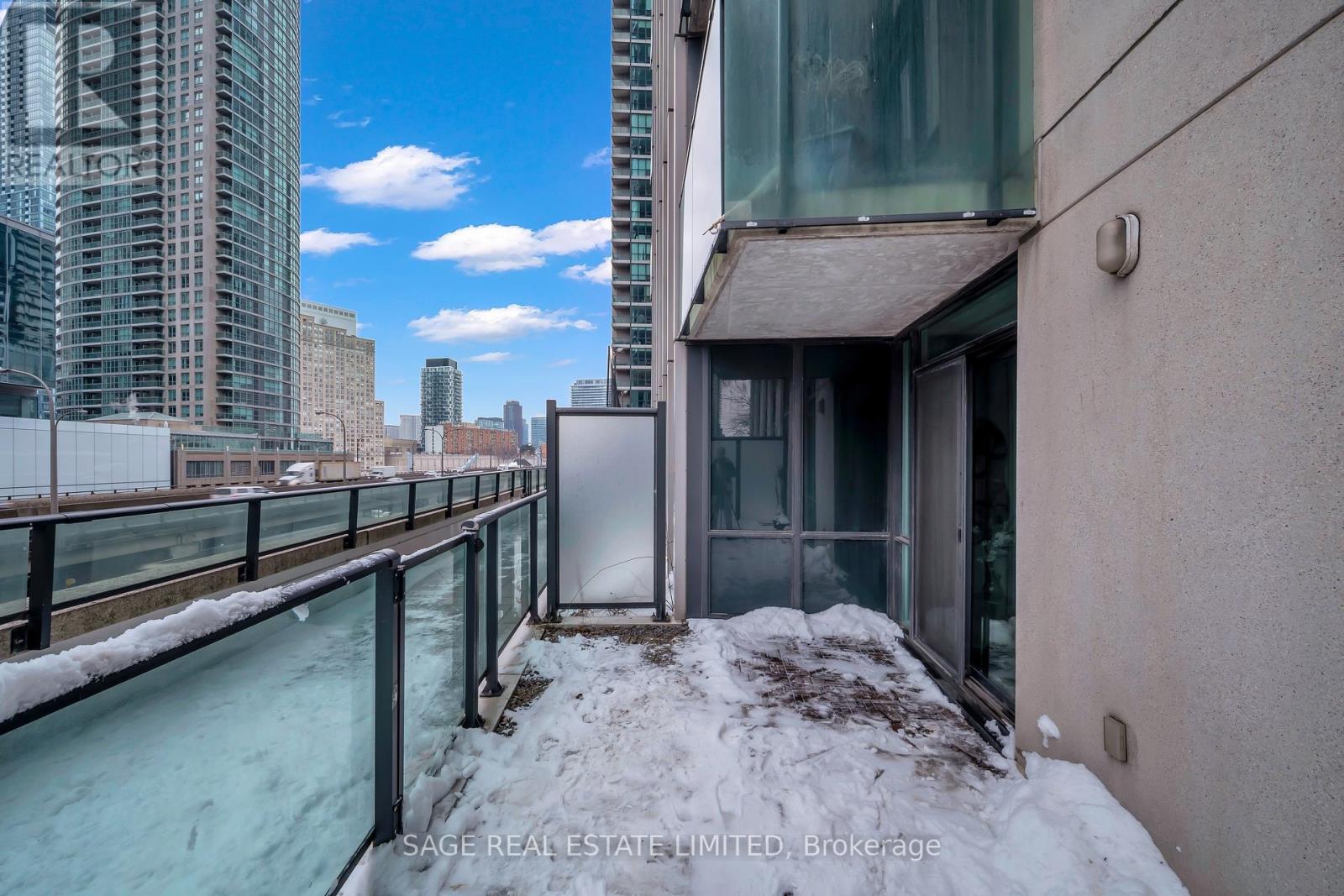 504 - 18 Harbour Street, Toronto, Ontario  M5J 2Z6 - Photo 24 - C12768312