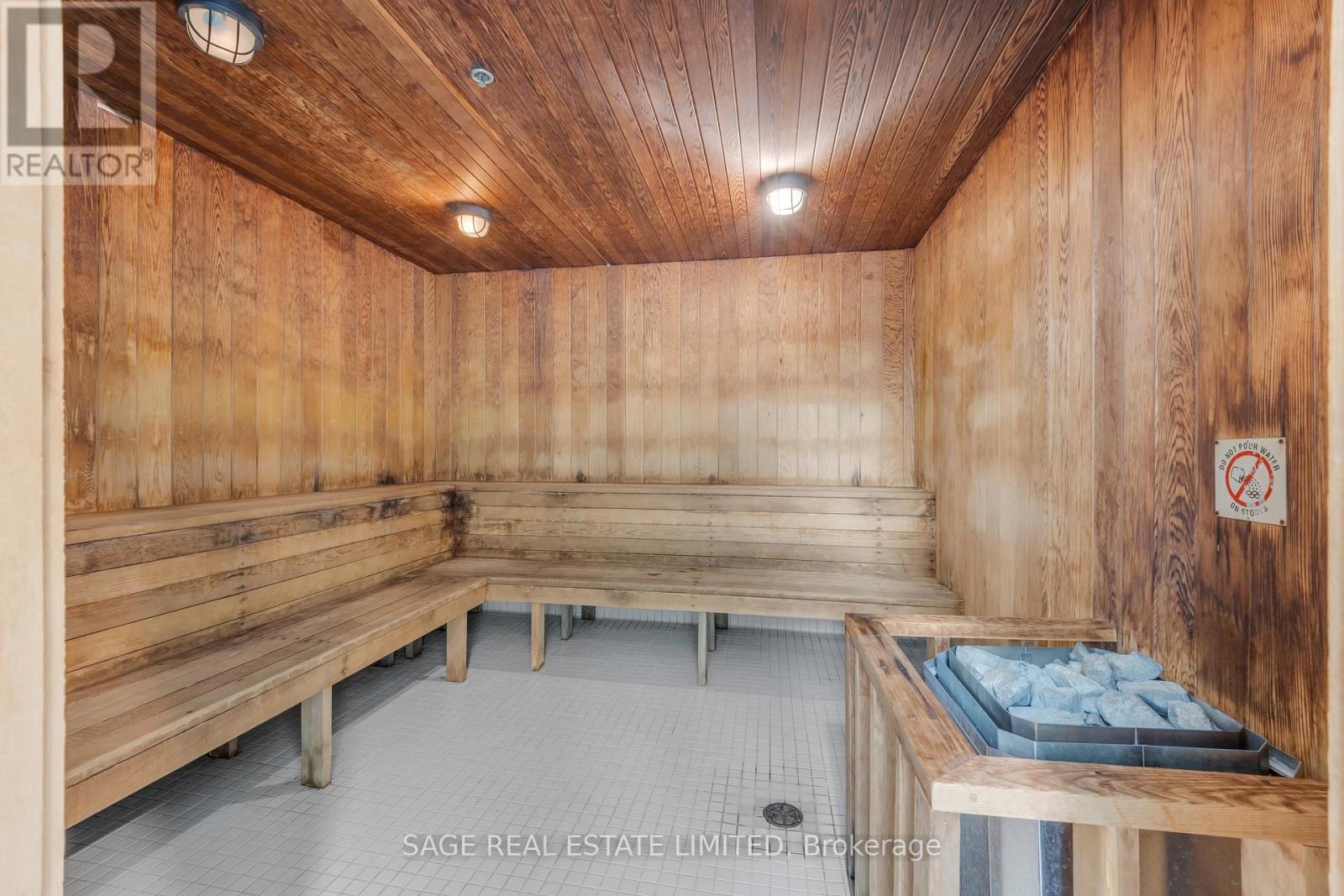 504 - 18 Harbour Street, Toronto, Ontario  M5J 2Z6 - Photo 31 - C12768312