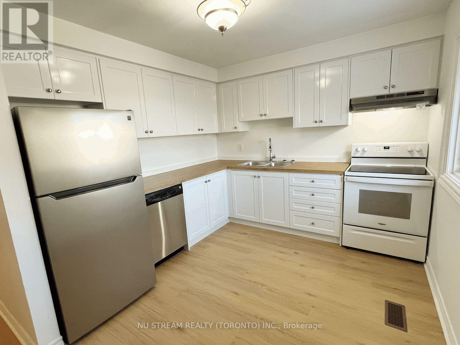 16 - 16 Ashton Crescent, Brampton, Ontario  L6S 3J9 - Photo 6 - W12768308