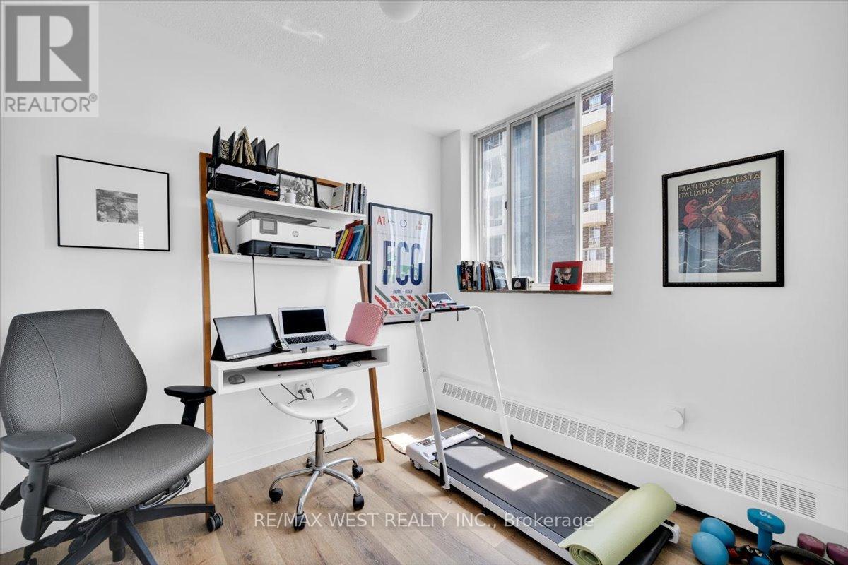 501 - 35 Ormskirk Avenue, Toronto, Ontario  M6S 1A8 - Photo 27 - W12559182