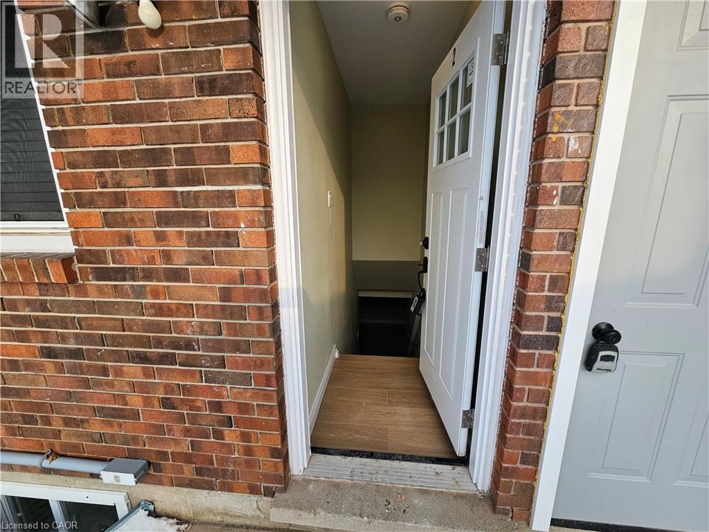102 Calmcrest Drive Unit# 2, Kitchener, Ontario  N2E 1V3 - Photo 4 - 40803714