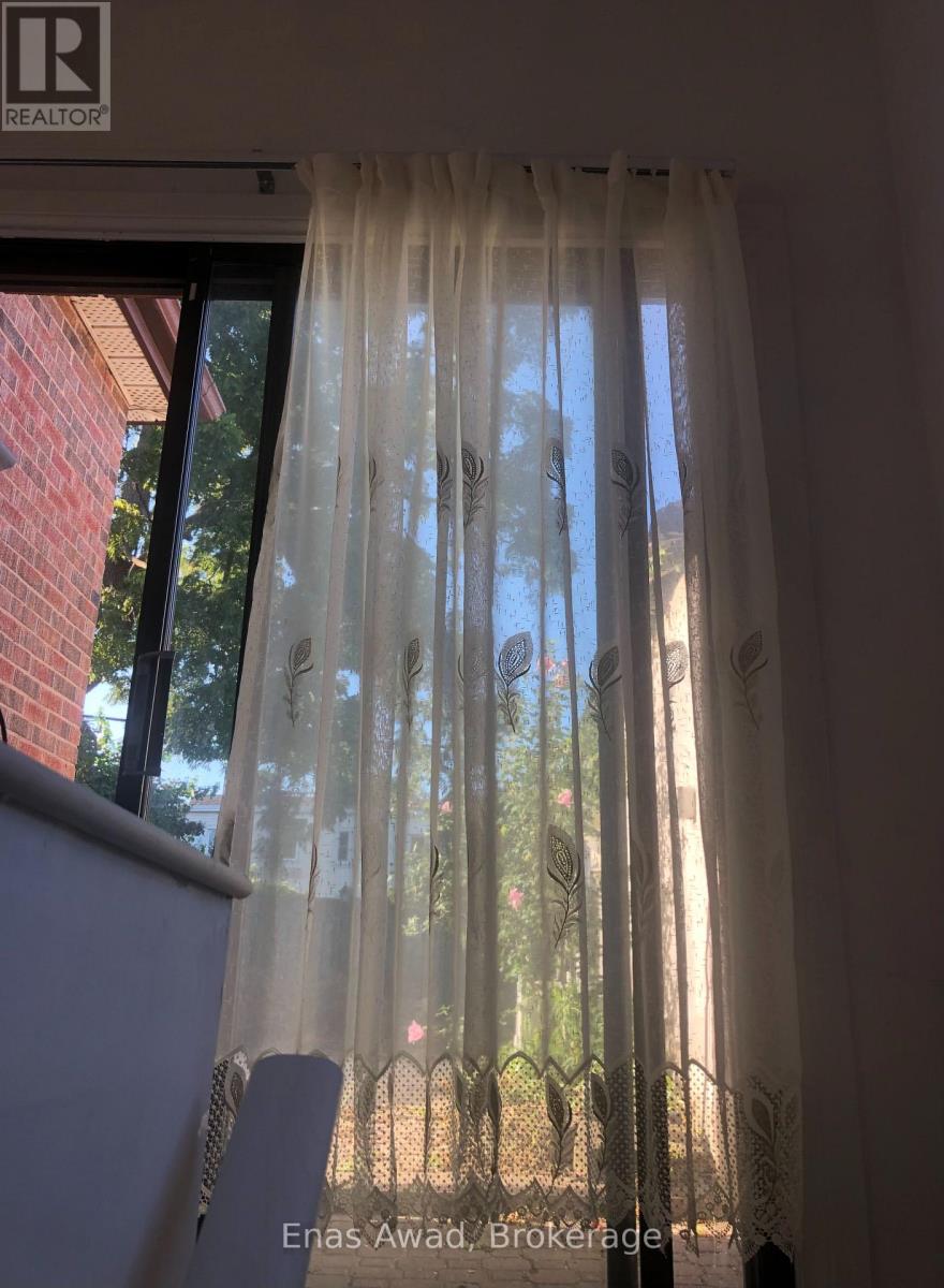 312 Strathmore Boulevard, Toronto (Danforth), Ontario  M4J 1P8 - Photo 9 - E12768456