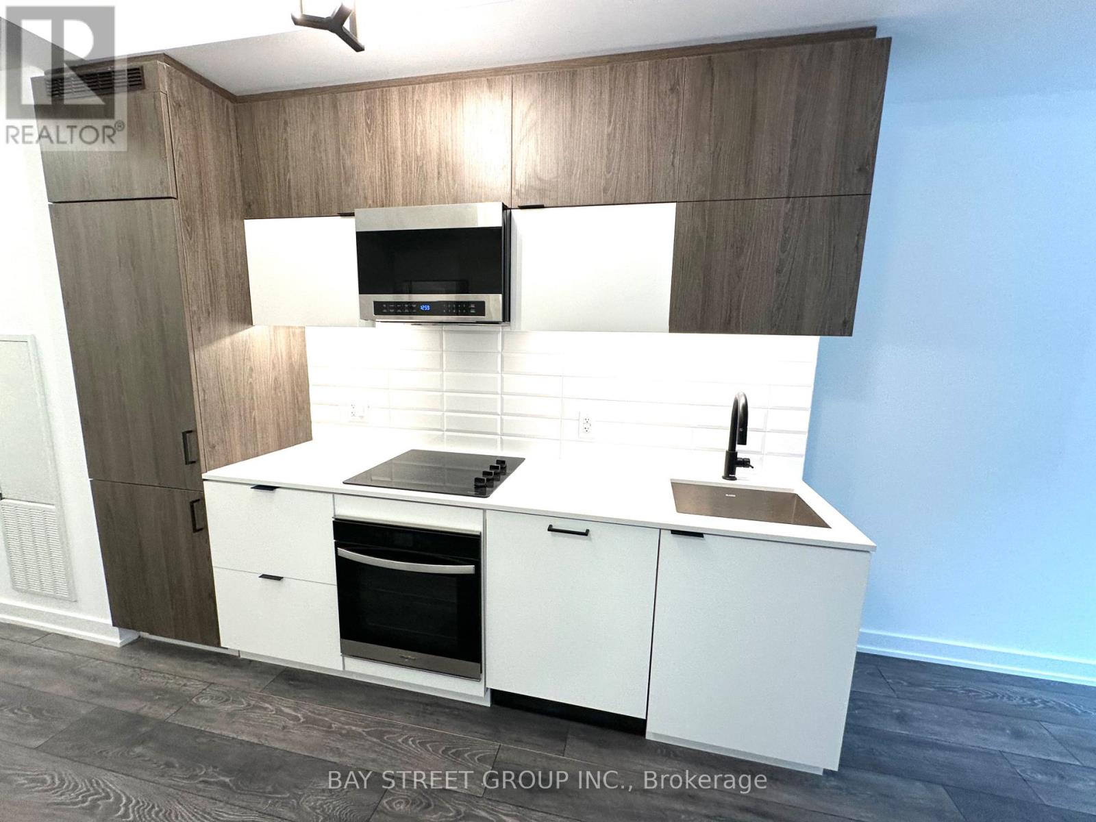 327 - 8888 Yonge Street, Richmond Hill (South Richvale), Ontario  L4C 5V6 - Photo 3 - N12768442