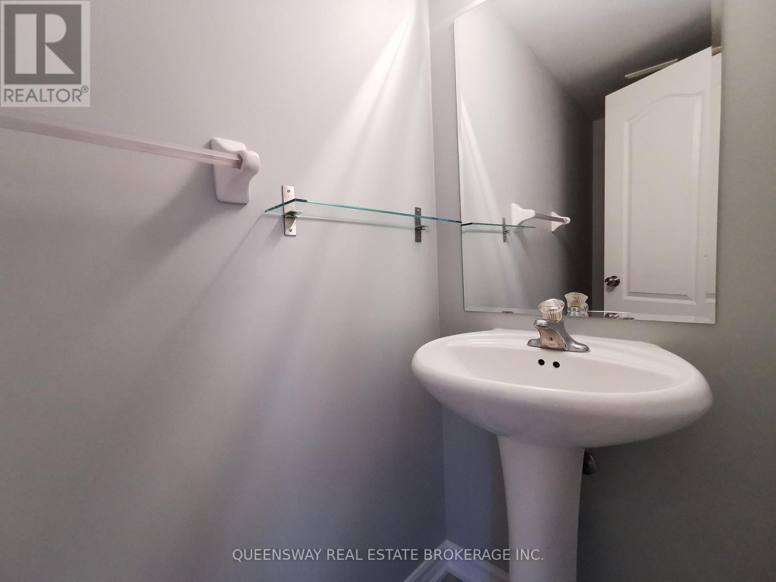 20 Woltner Way, Markham, Ontario  L3R 5Y7 - Photo 4 - N12768448