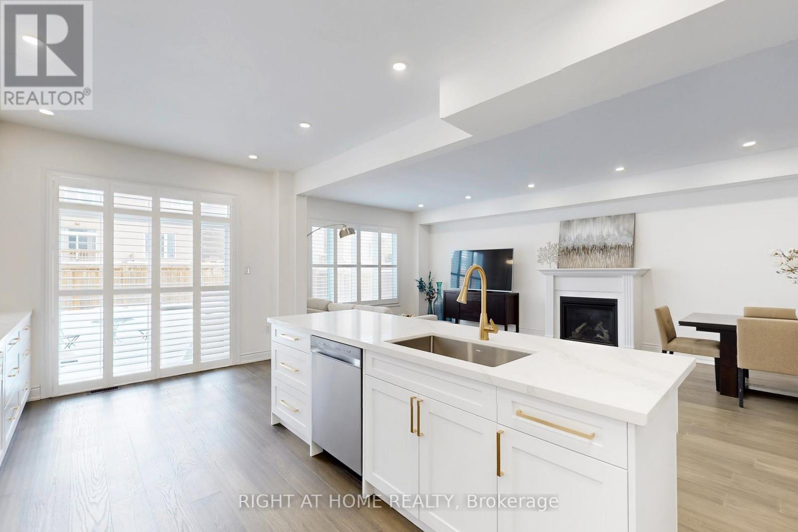 14 Heritage Street, Bradford West Gwillimbury (Bradford), Ontario  L3Z 0X5 - Photo 13 - N12768466