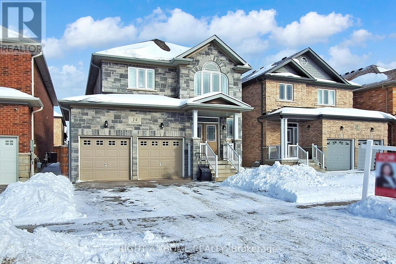 14 Heritage Street, Bradford West Gwillimbury (Bradford), Ontario  L3Z 0X5 - Photo 2 - N12768466