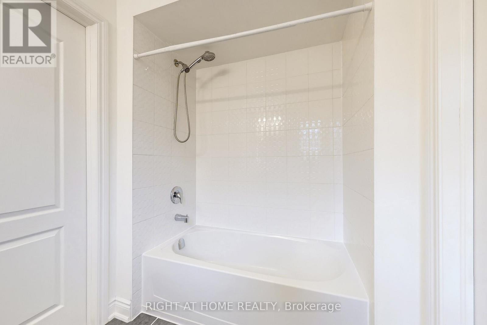 14 Heritage Street, Bradford West Gwillimbury (Bradford), Ontario  L3Z 0X5 - Photo 31 - N12768466