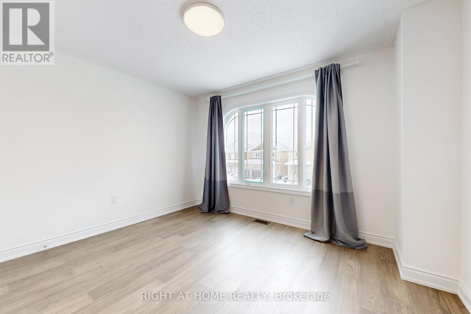 14 Heritage Street, Bradford West Gwillimbury (Bradford), Ontario  L3Z 0X5 - Photo 35 - N12768466