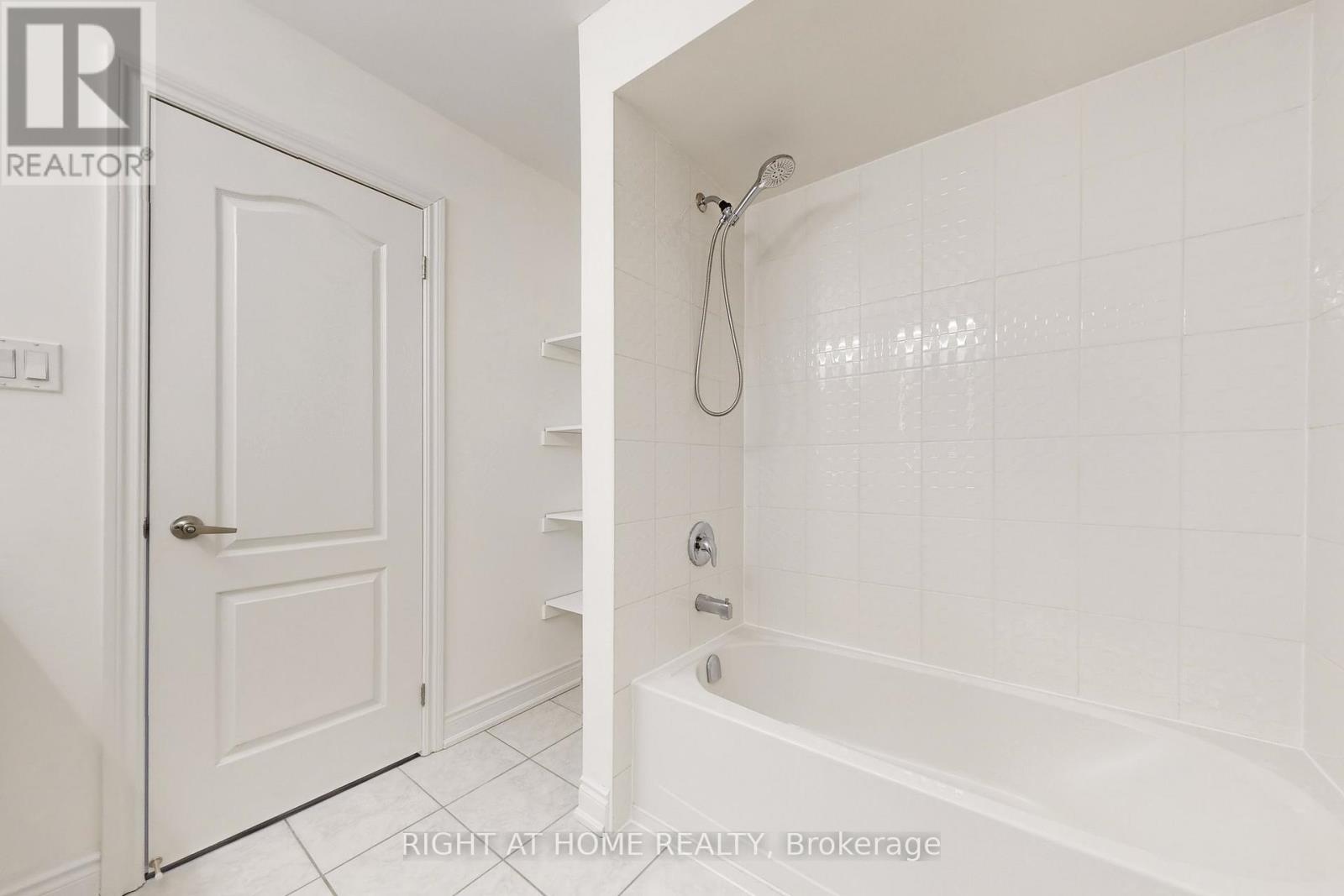 14 Heritage Street, Bradford West Gwillimbury (Bradford), Ontario  L3Z 0X5 - Photo 37 - N12768466