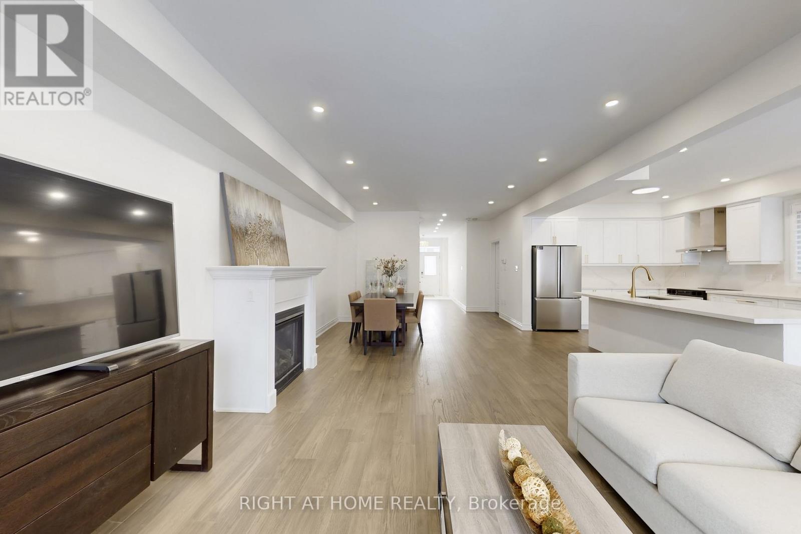 14 Heritage Street, Bradford West Gwillimbury (Bradford), Ontario  L3Z 0X5 - Photo 9 - N12768466