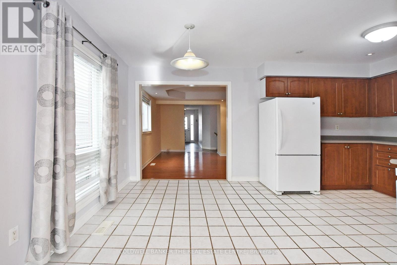 340 Silken Laumann Drive, Newmarket (Stonehaven-Wyndham), Ontario  L3X 2Y5 - Photo 10 - N12768470