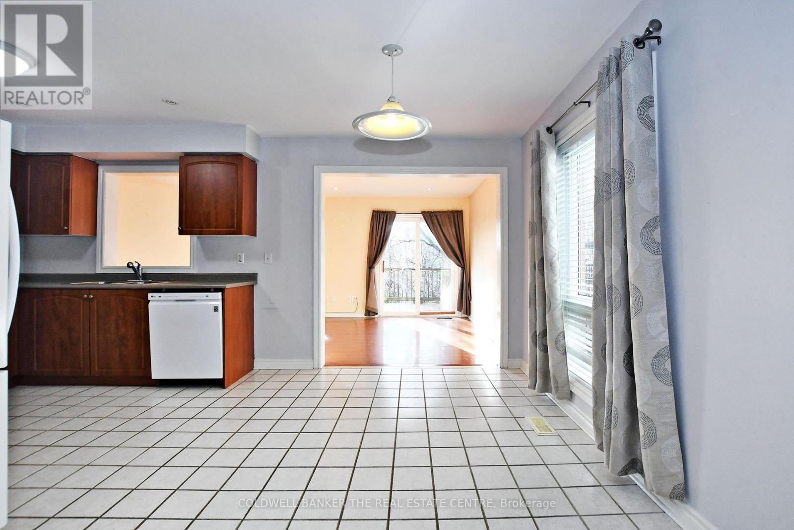 340 Silken Laumann Drive, Newmarket (Stonehaven-Wyndham), Ontario  L3X 2Y5 - Photo 11 - N12768470