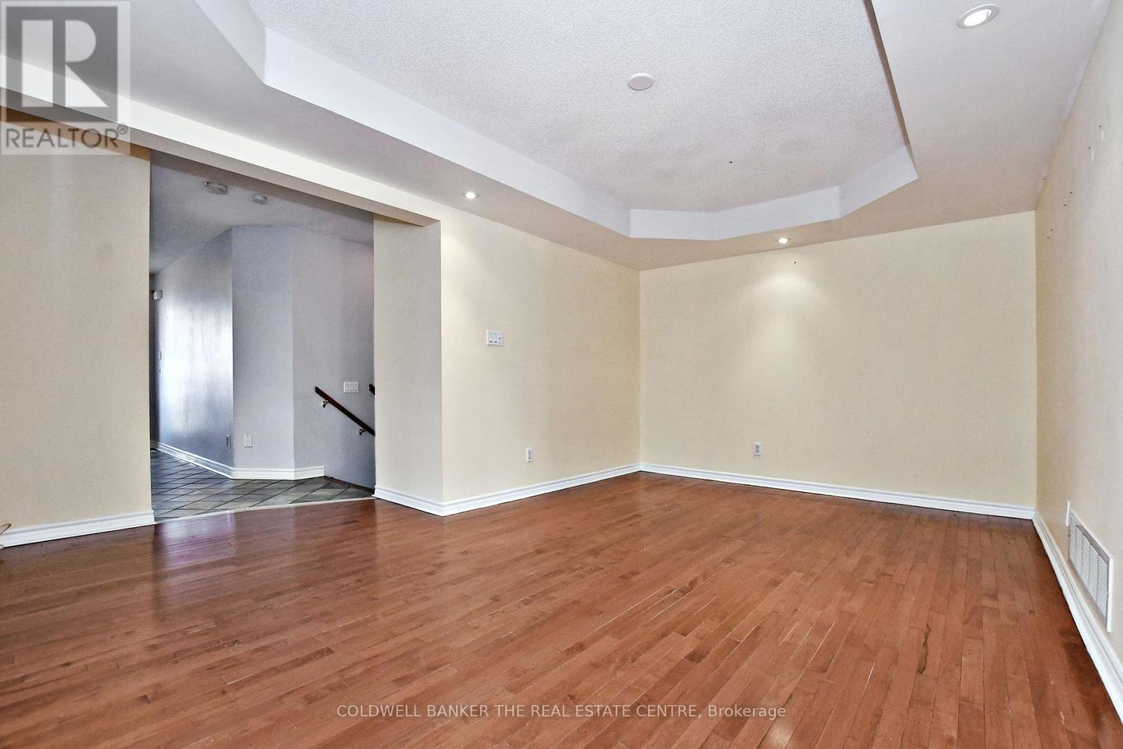 340 Silken Laumann Drive, Newmarket (Stonehaven-Wyndham), Ontario  L3X 2Y5 - Photo 6 - N12768470