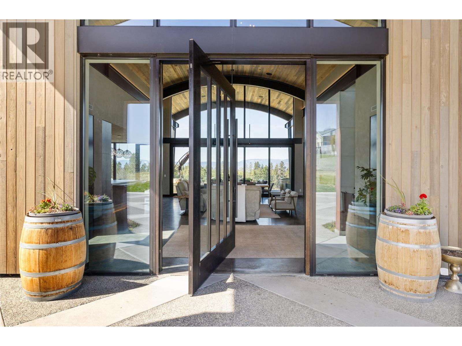 4275 Todd Road, Kelowna, British Columbia  V1W 4B8 - Photo 8 - 10342353