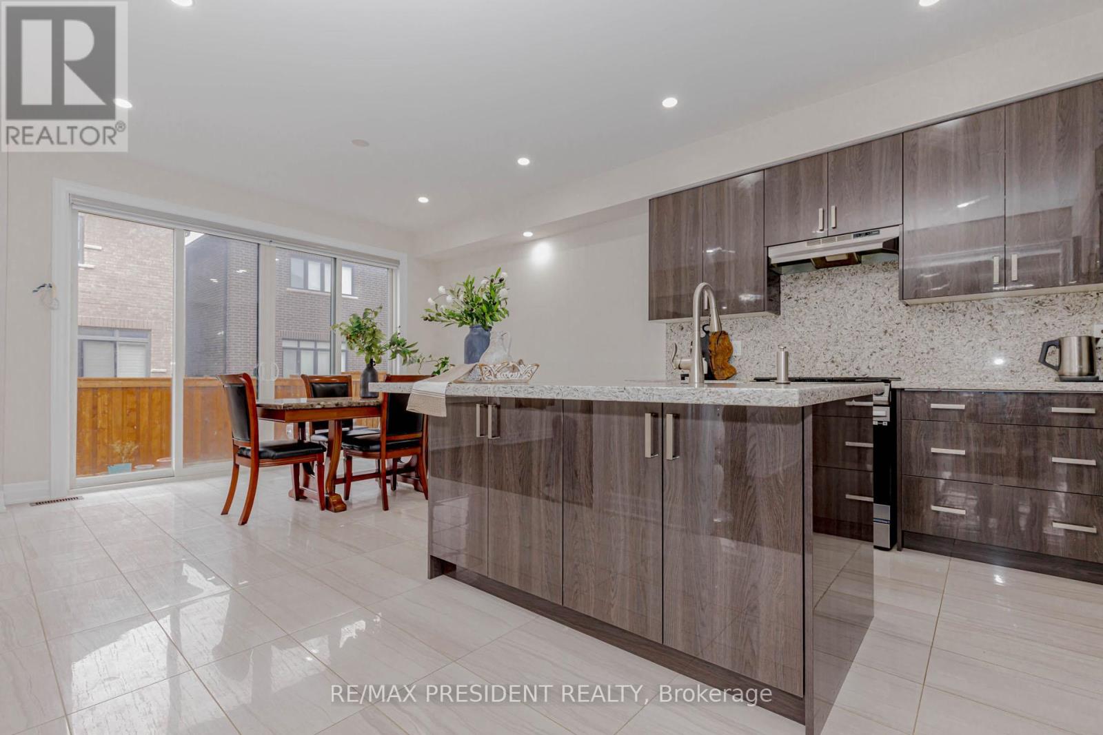 2 Vincena Road, Caledon, Ontario  L7C 4M5 - Photo 14 - W12768462