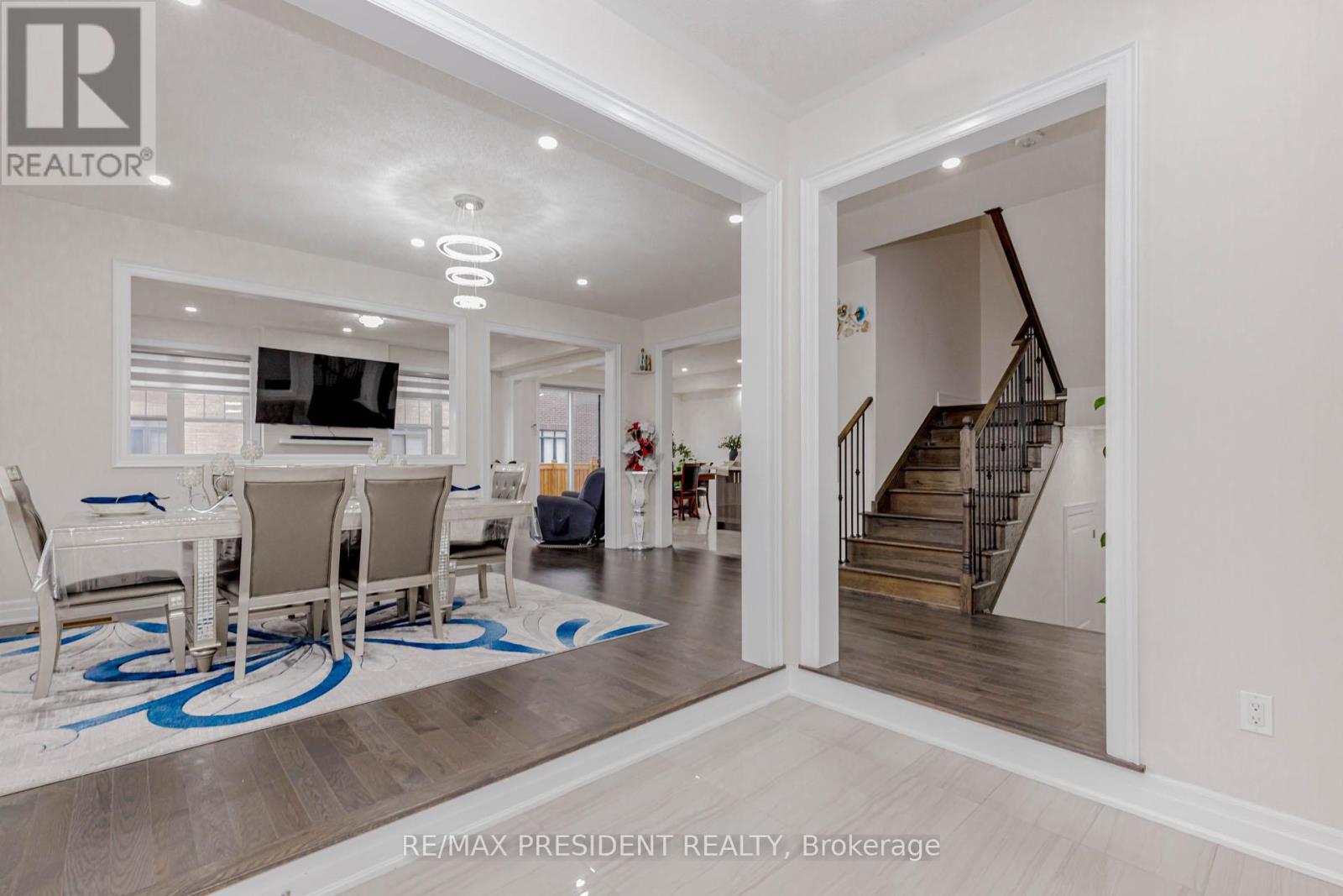 2 Vincena Road, Caledon, Ontario  L7C 4M5 - Photo 7 - W12768462