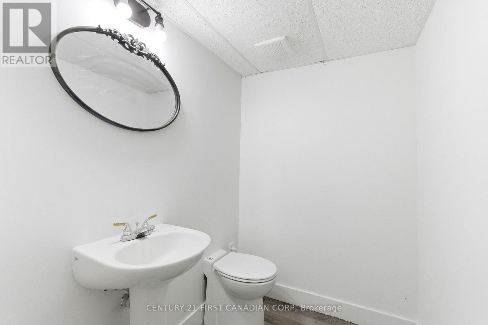 7641 Lakeshore Road, Lambton Shores, Ontario  N0N 1J0 - Photo 29 - X12765188