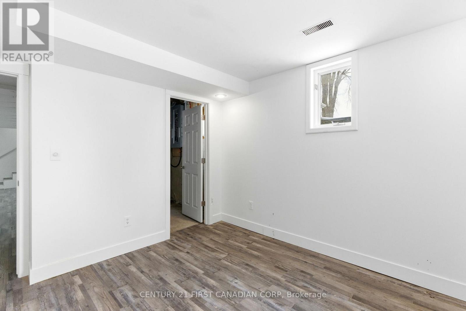 7641 Lakeshore Road, Lambton Shores, Ontario  N0N 1J0 - Photo 26 - X12765188