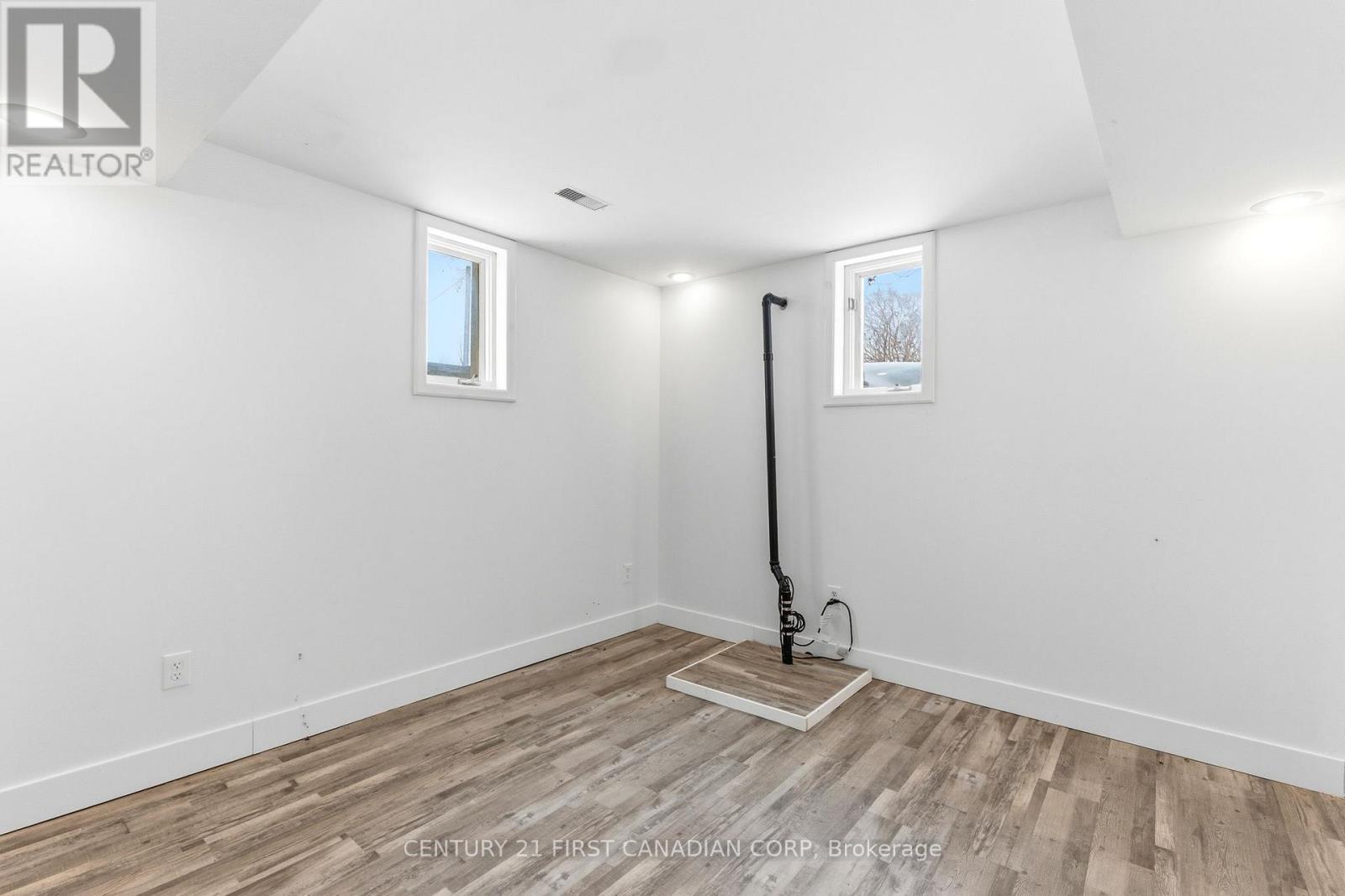 7641 Lakeshore Road, Lambton Shores, Ontario  N0N 1J0 - Photo 28 - X12765188