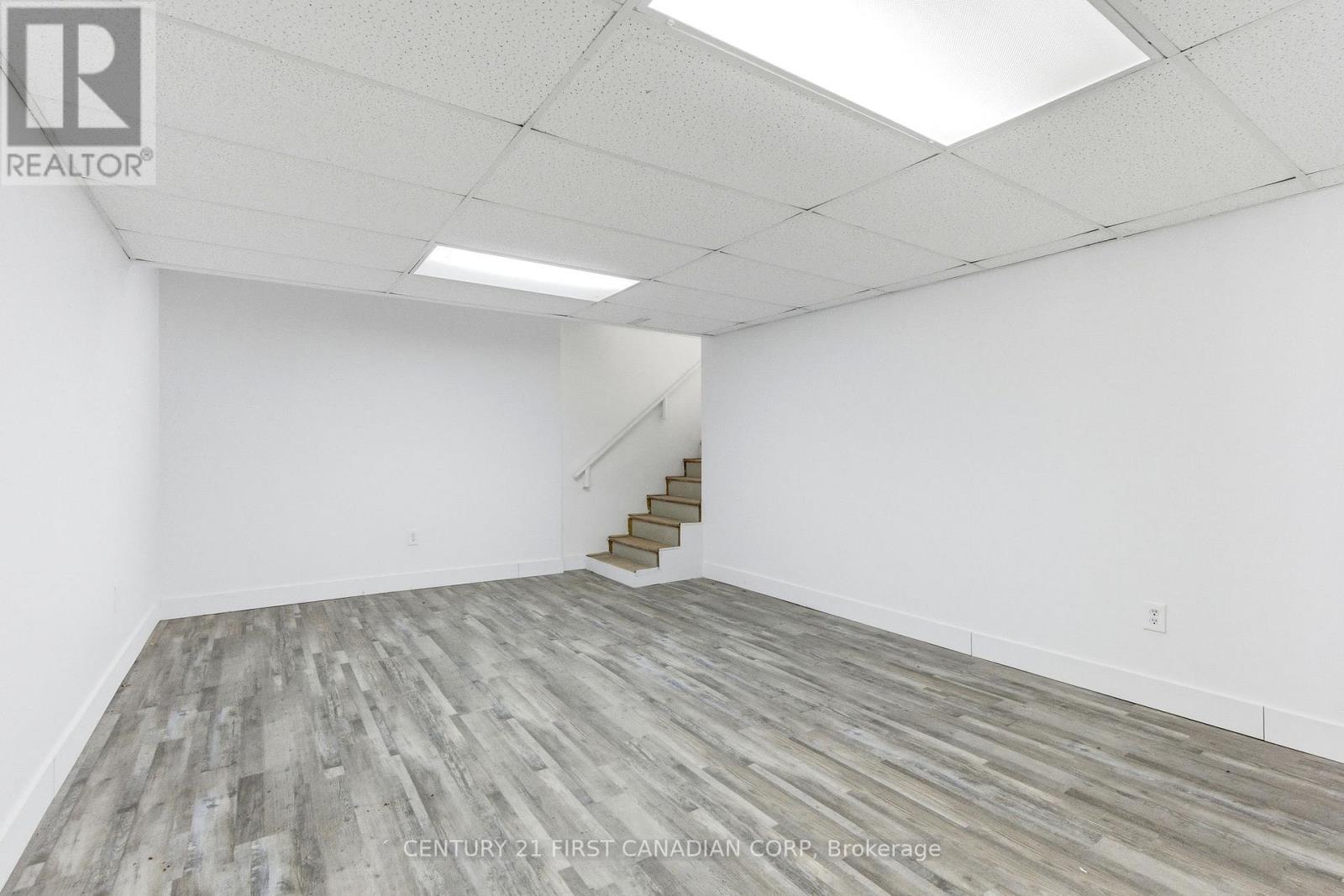 7641 Lakeshore Road, Lambton Shores, Ontario  N0N 1J0 - Photo 25 - X12765188