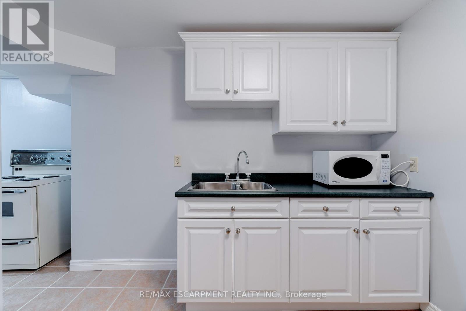 1151 Manor Road, Oakville, Ontario  L6M 1G3 - Photo 35 - W12537106