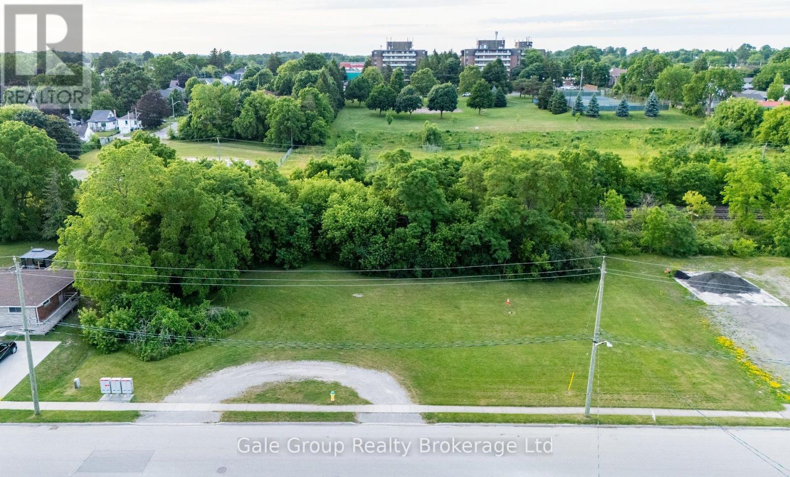 877 Dufferin Street, Woodstock, Ontario  N4S 1Y8 - Photo 3 - X12768488