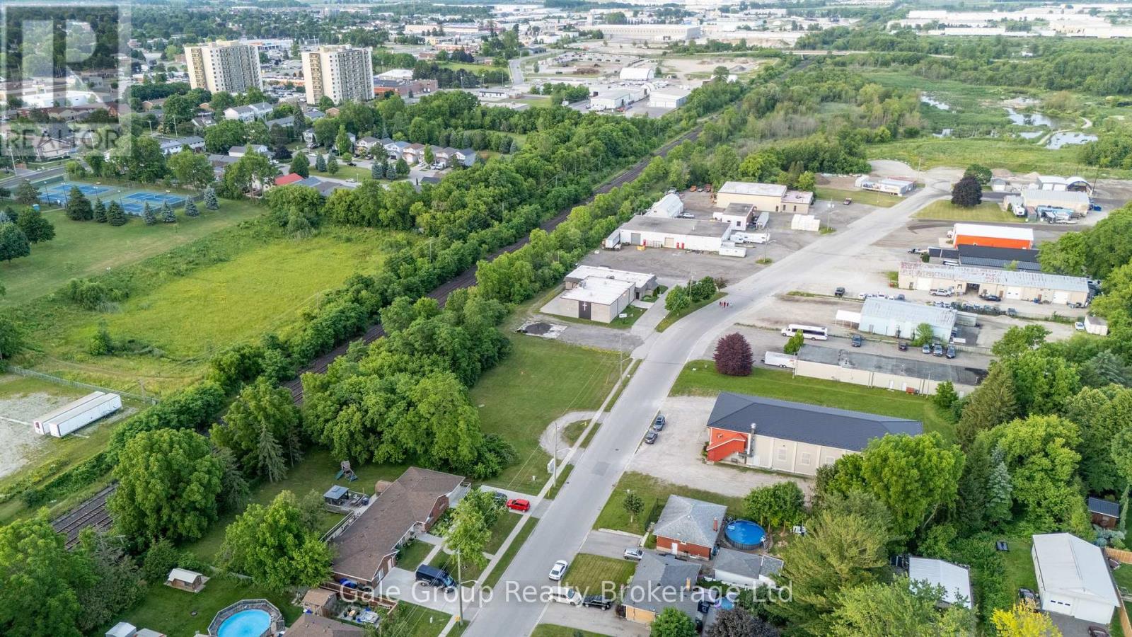 877 Dufferin Street, Woodstock, Ontario  N4S 1Y8 - Photo 5 - X12768488