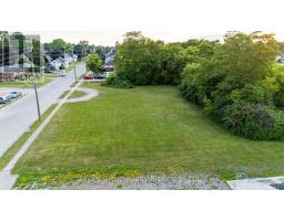 877 DUFFERIN STREET, Woodstock, Ontario