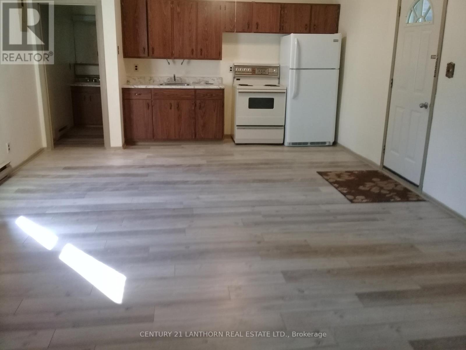 109 Union Street, Prince Edward County, Ontario  K0K 2T0 - Photo 2 - X12768492