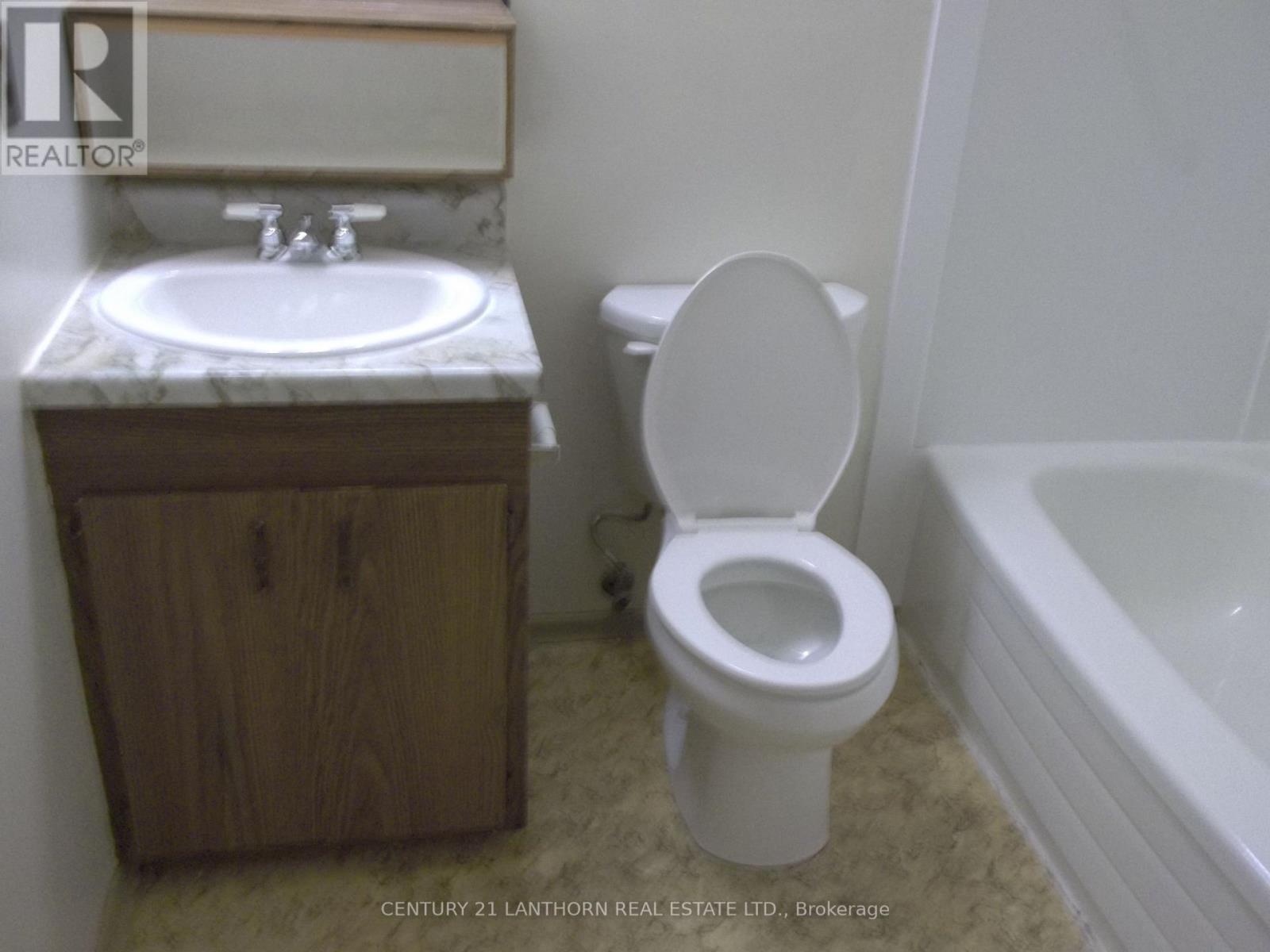 109 Union Street, Prince Edward County, Ontario  K0K 2T0 - Photo 5 - X12768492