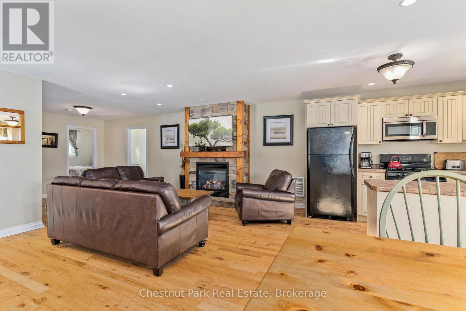 112-8 - 1052 Rat Bay Road, Lake Of Bays, Ontario  P1H 2J6 - Photo 9 - X12768528