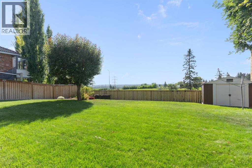 39 Coach Gate Way Sw, Calgary, Alberta  T3H 1L7 - Photo 46 - A2284475