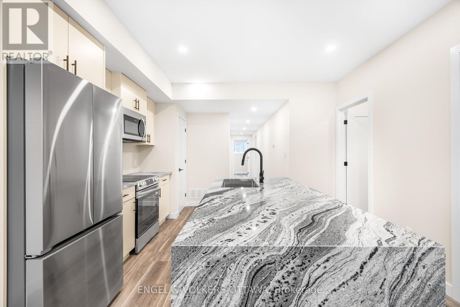 C - 193 Hopewell Avenue, Ottawa, Ontario  K1S 2Z4 - Photo 8 - X12768534