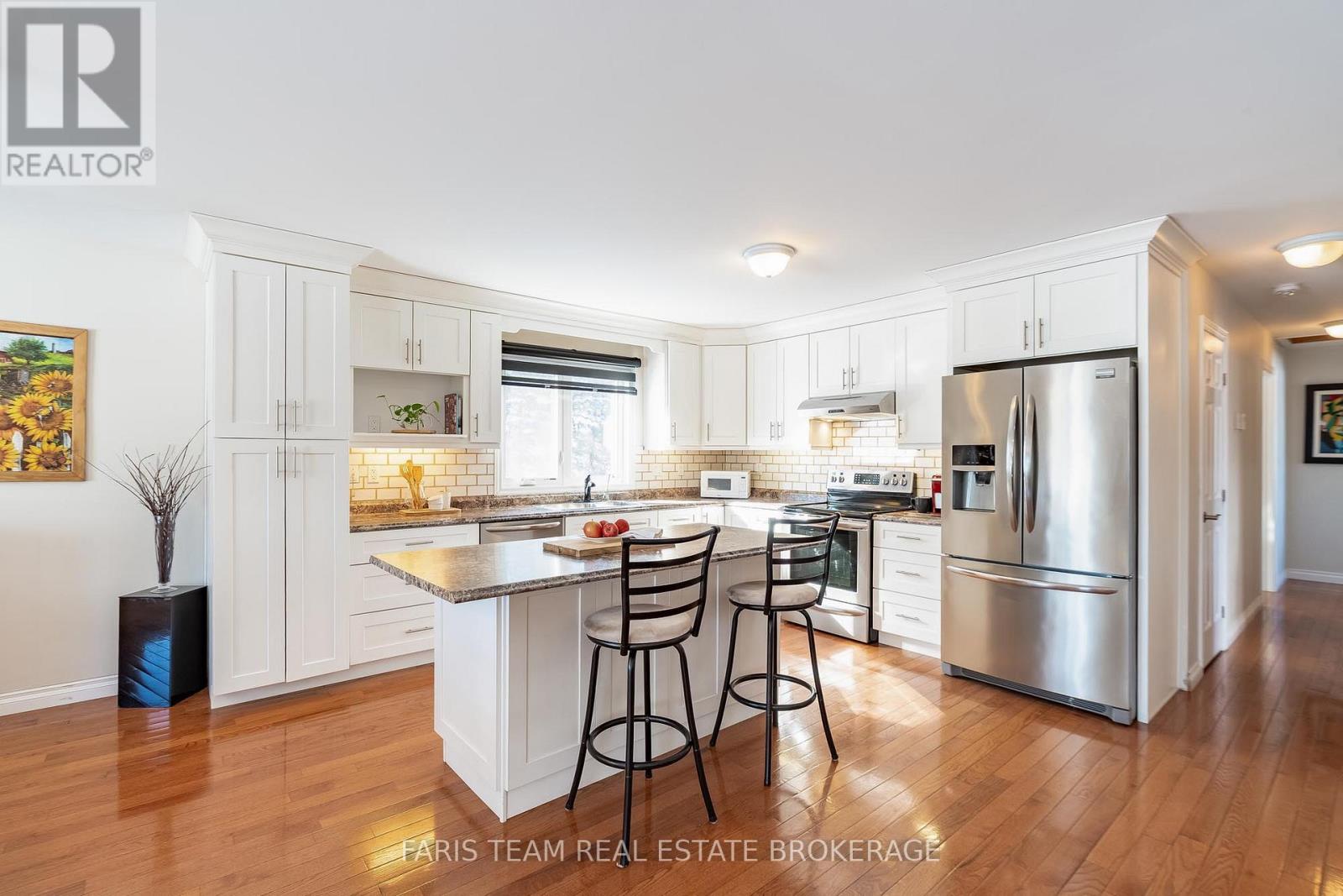 360 Concession Road 6 E, Tiny, Ontario  L0L 2T0 - Photo 5 - S12768502