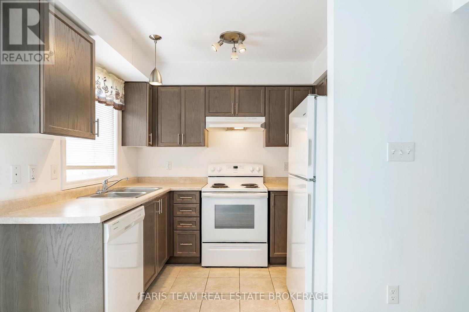 19 Frank's Way, Barrie, Ontario  L4N 3J1 - Photo 4 - S12768532