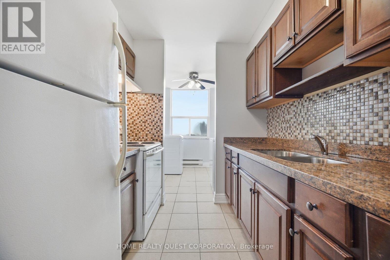 1804 - 966 Inverhouse Drive, Mississauga, Ontario  L5J 4B6 - Photo 12 - W12752380