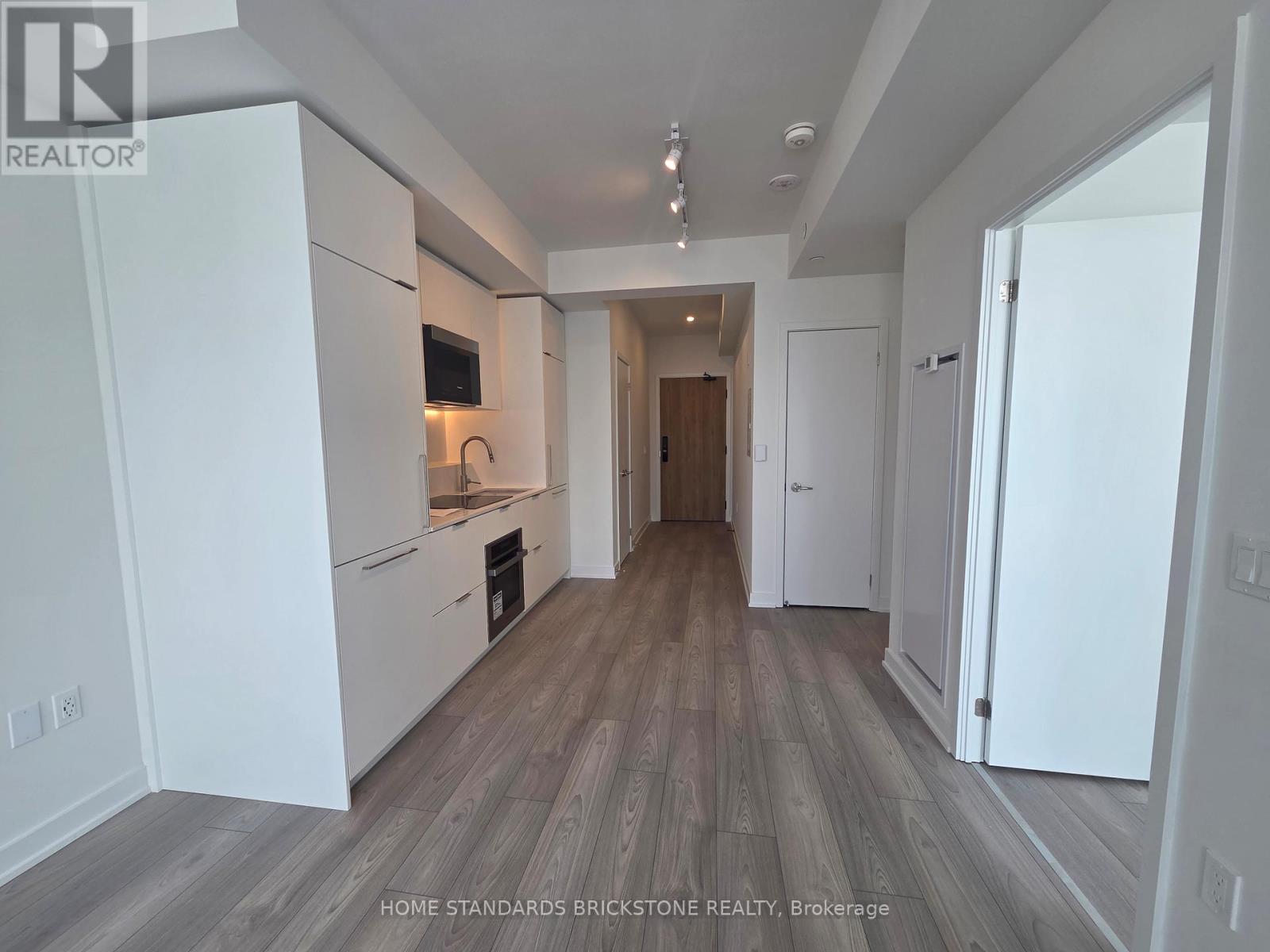 1507 - 1 Fairview Road E, Mississauga (Mississauga Valleys), Ontario  L5A 4C6 - Photo 2 - W12768514