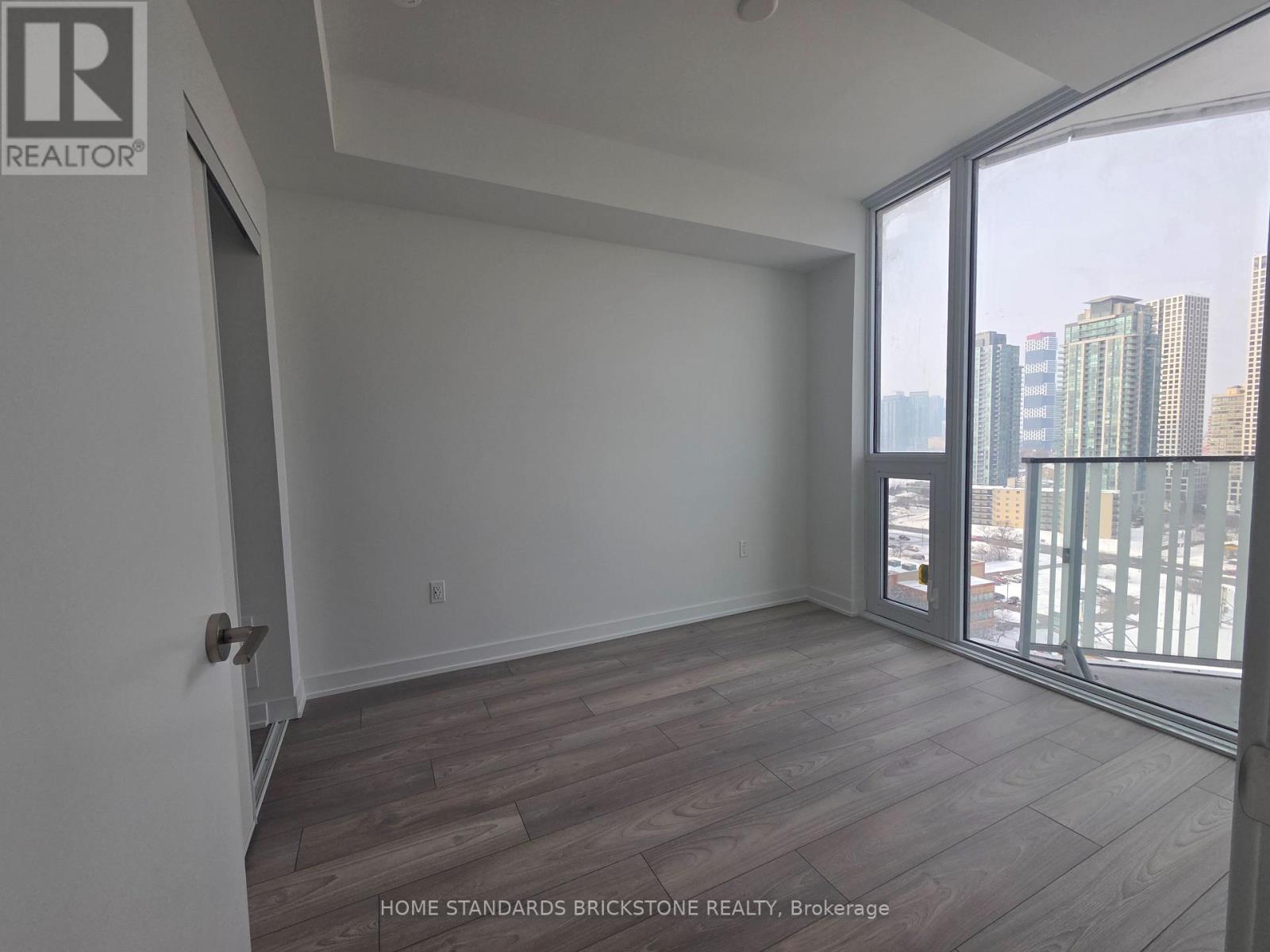 1507 - 1 Fairview Road E, Mississauga (Mississauga Valleys), Ontario  L5A 4C6 - Photo 6 - W12768514