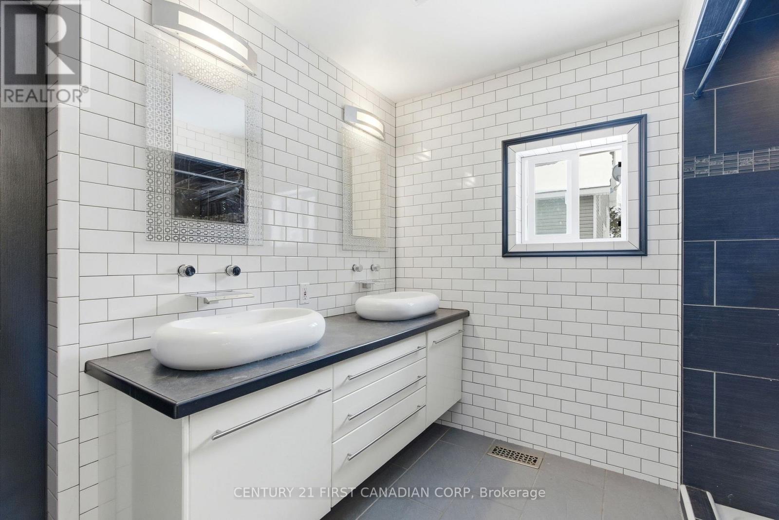 7641 Lakeshore Road, Lambton Shores, Ontario  N0N 1J0 - Photo 23 - X12765188