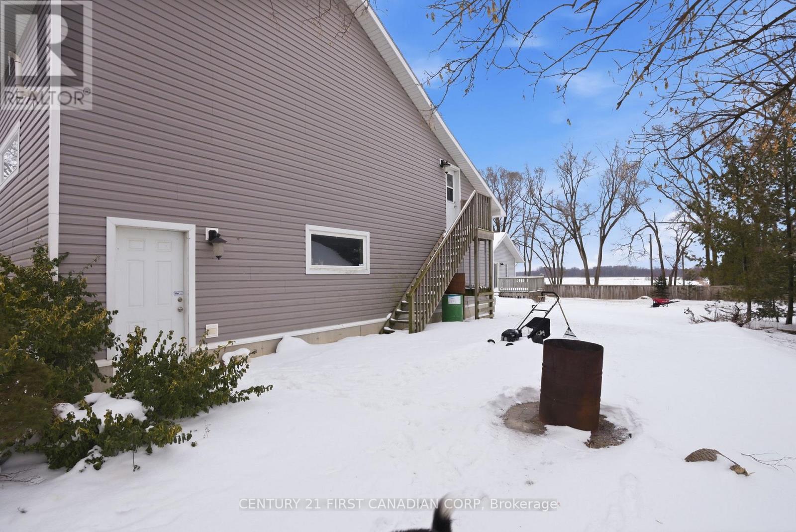 7641 Lakeshore Road, Lambton Shores, Ontario  N0N 1J0 - Photo 42 - X12765188