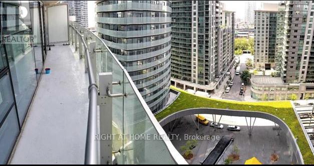 1208 - 14 York Street, Toronto, Ontario  M5J 0A9 - Photo 4 - C12703956