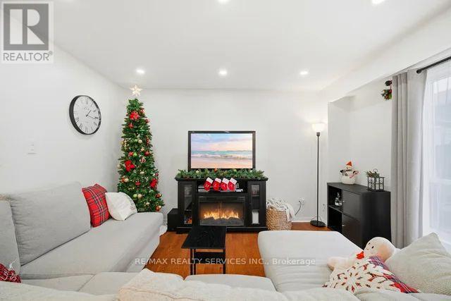 8 Nottawasaga Crescent, Brampton (Heart Lake West), Ontario  L6Z 1B9 - Photo 10 - W12760008