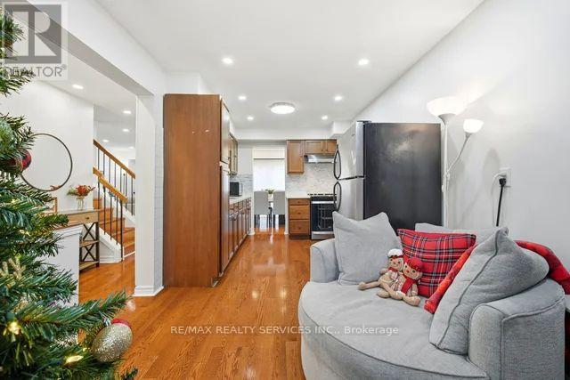 8 Nottawasaga Crescent, Brampton (Heart Lake West), Ontario  L6Z 1B9 - Photo 15 - W12760008