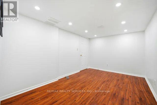 8 Nottawasaga Crescent, Brampton (Heart Lake West), Ontario  L6Z 1B9 - Photo 38 - W12760008