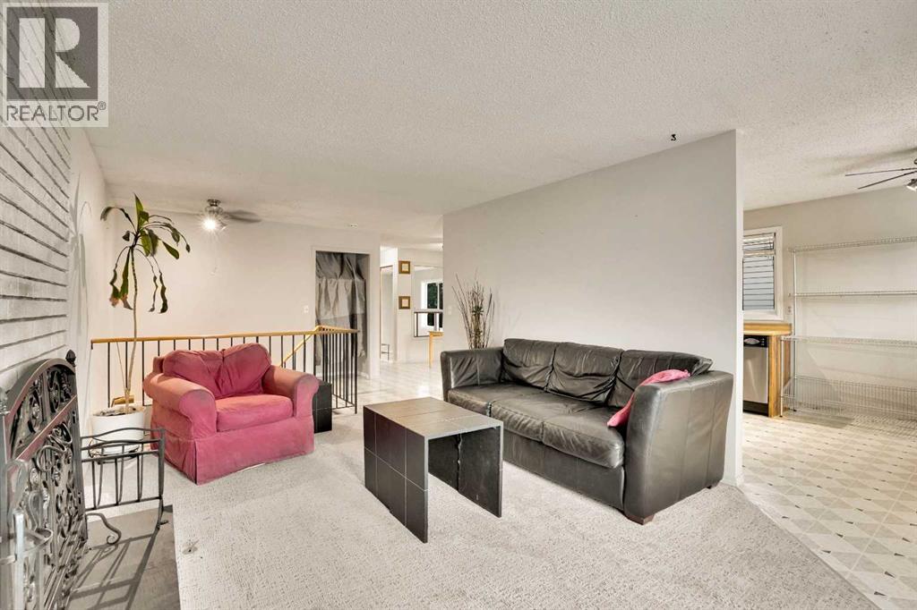 7915 Ranchview Drive Nw, Calgary, Alberta  t3g 1s7 - Photo 6 - A2279961