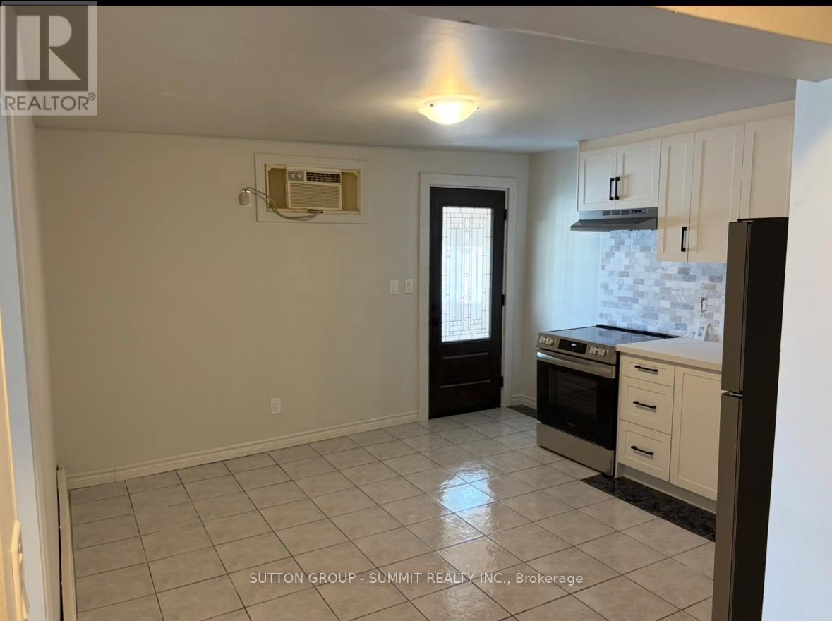 2 - 2005 Dufferin Street, Toronto (Oakwood Village), Ontario  M6E 3P9 - Photo 2 - C12768568