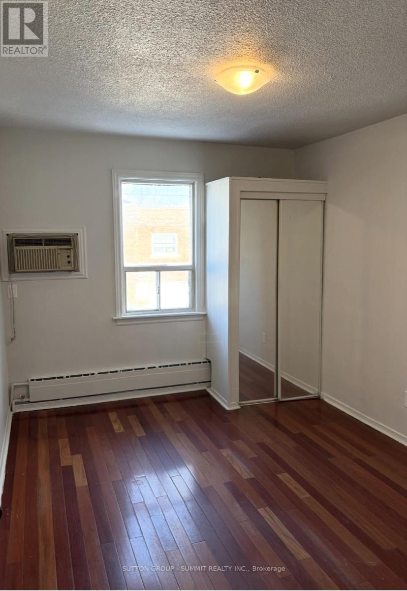 2 - 2005 Dufferin Street, Toronto (Oakwood Village), Ontario  M6E 3P9 - Photo 7 - C12768568