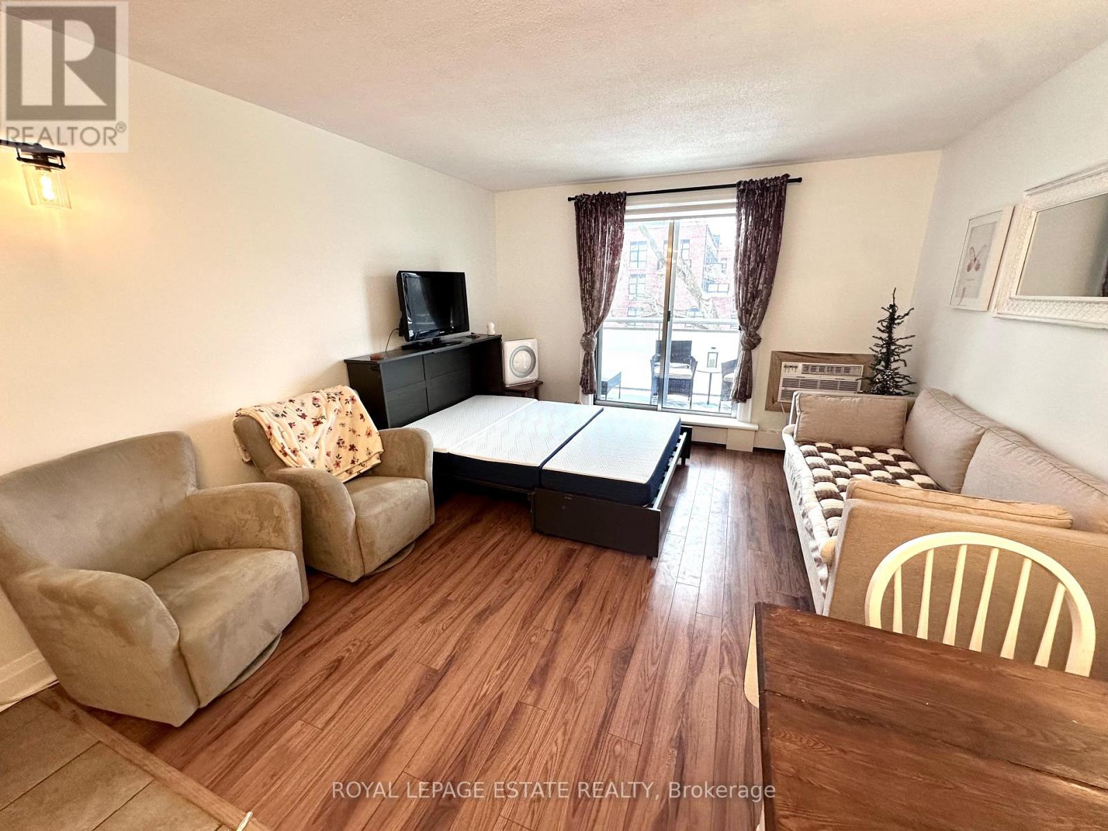 309 - 123 Woodbine Avenue, Toronto, Ontario  M4L 3V8 - Photo 2 - E12768570