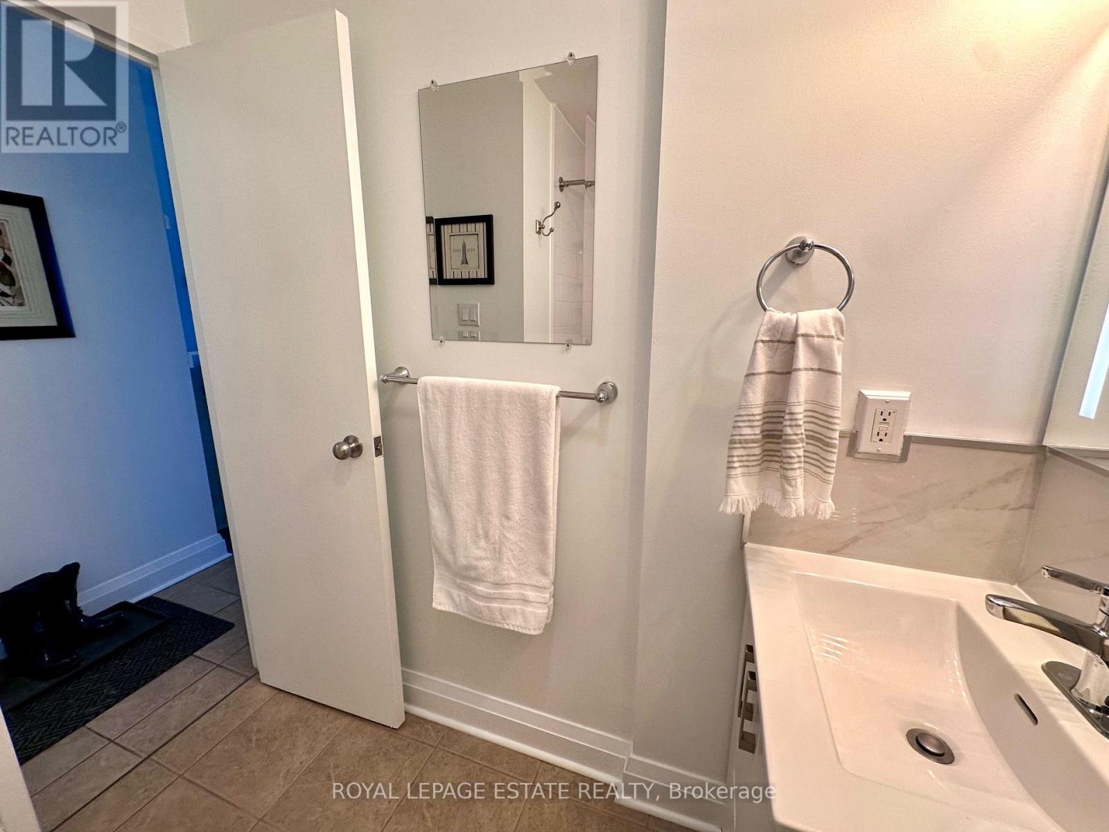 309 - 123 Woodbine Avenue, Toronto, Ontario  M4L 3V8 - Photo 6 - E12768570